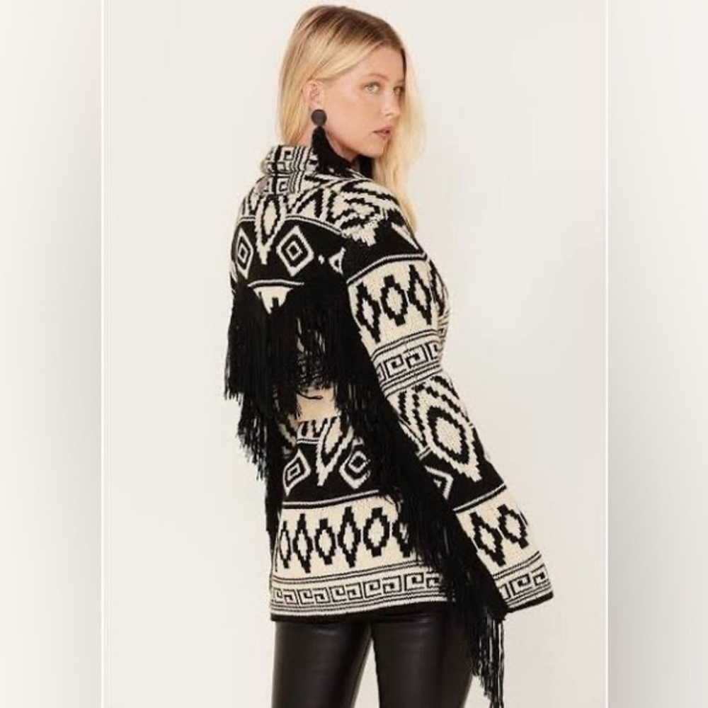 Ladies Powder River Outfitters Cream Aztec Lapel Fringe Knit Cardigan Small - Picture 3 of 9